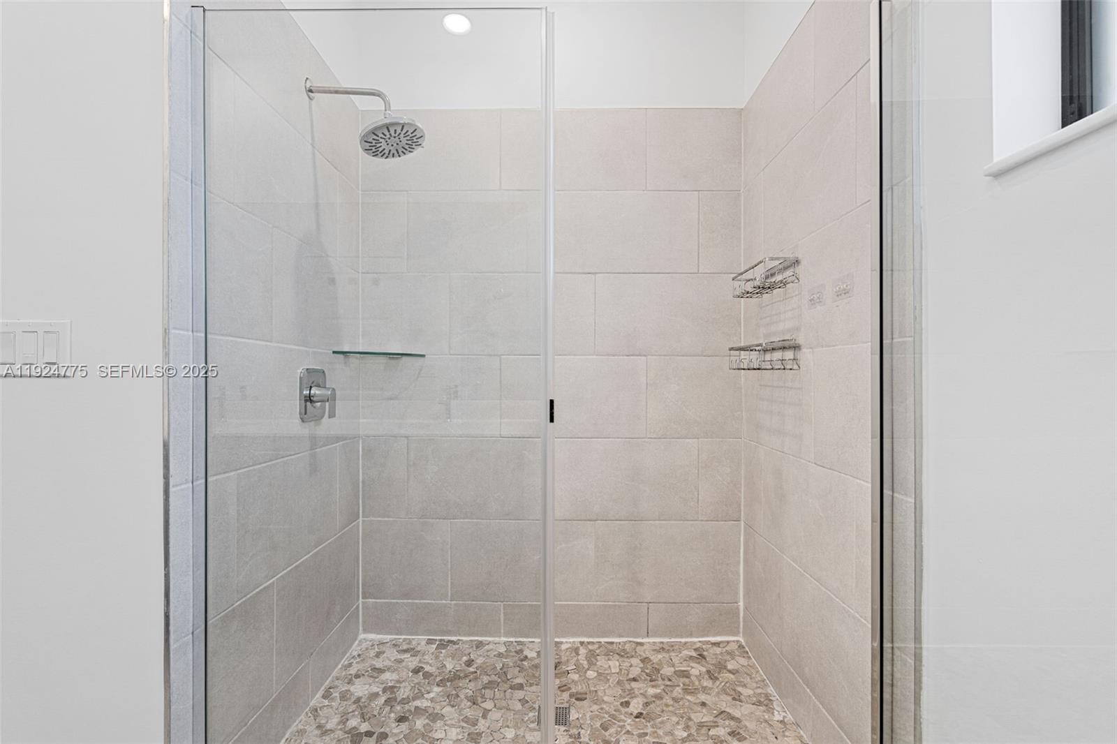 DUNNWOODY LAKE - Residential