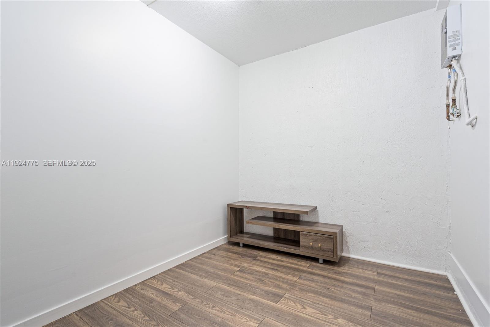 DUNNWOODY LAKE - Residential