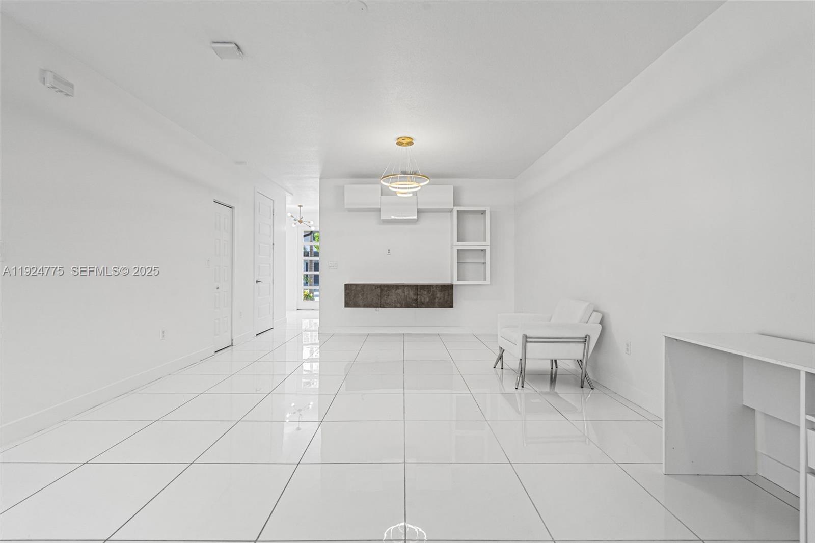 DUNNWOODY LAKE - Residential