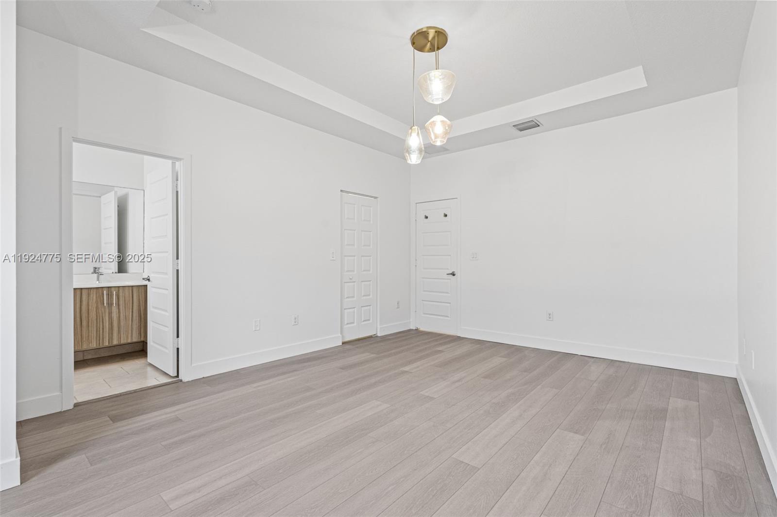 DUNNWOODY LAKE - Residential