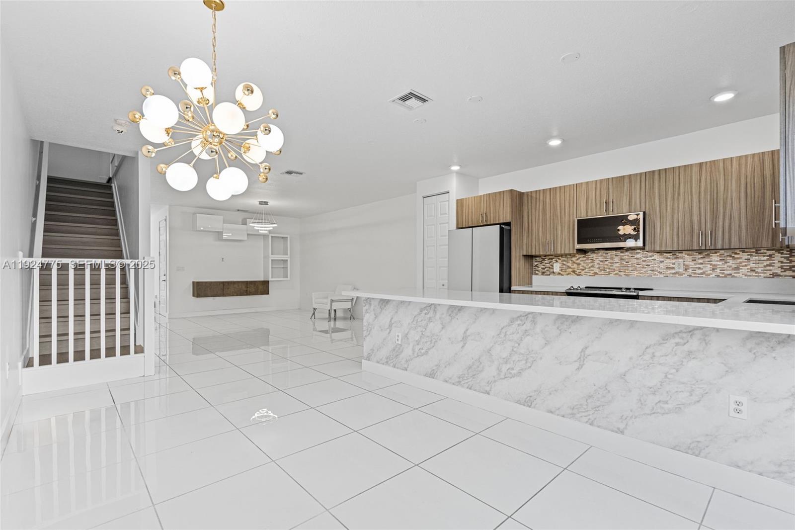 DUNNWOODY LAKE - Residential