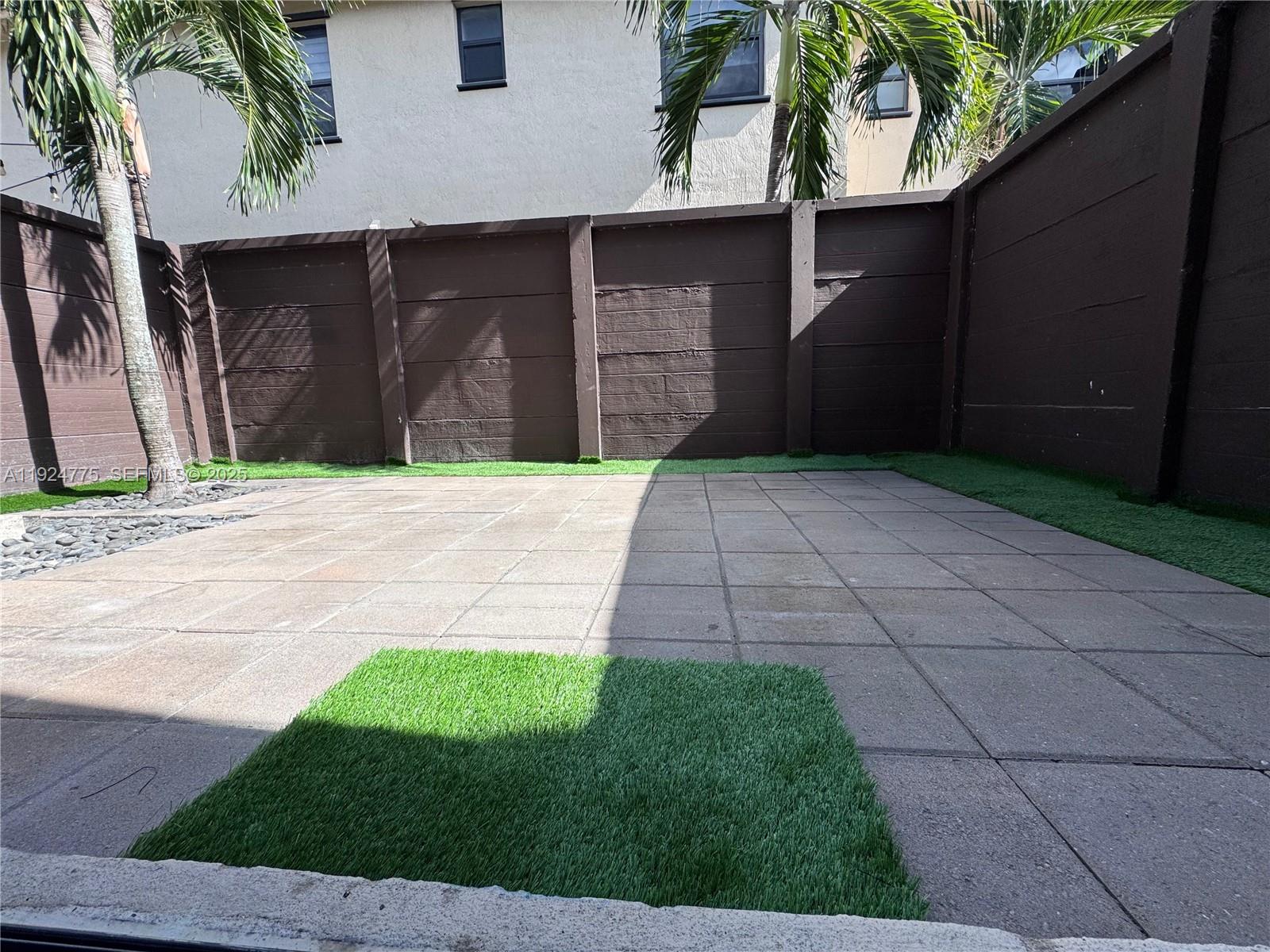 DUNNWOODY LAKE - Residential