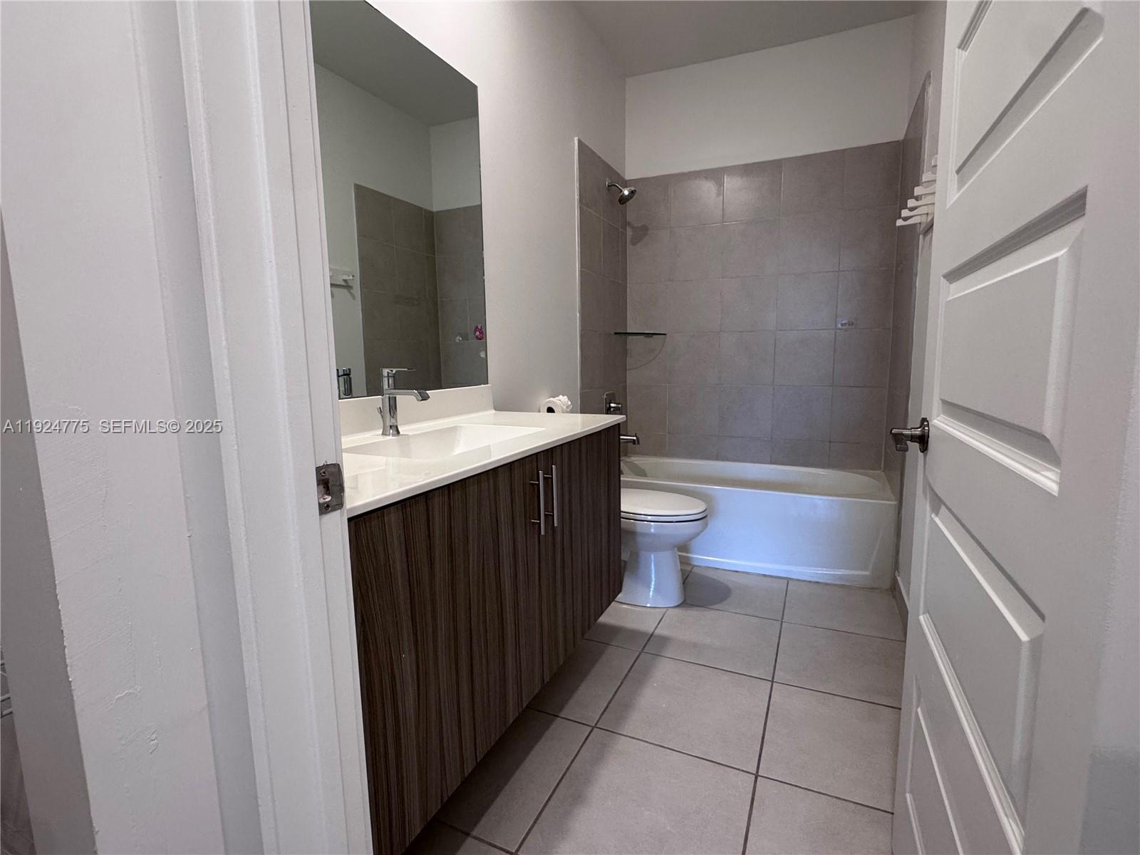 DUNNWOODY LAKE - Residential