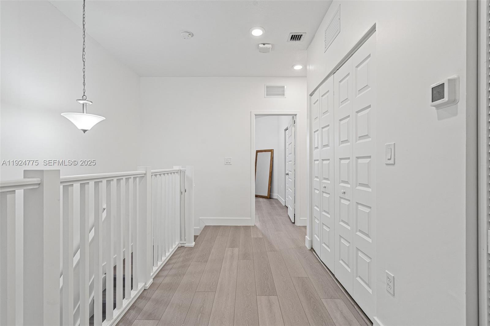 DUNNWOODY LAKE - Residential