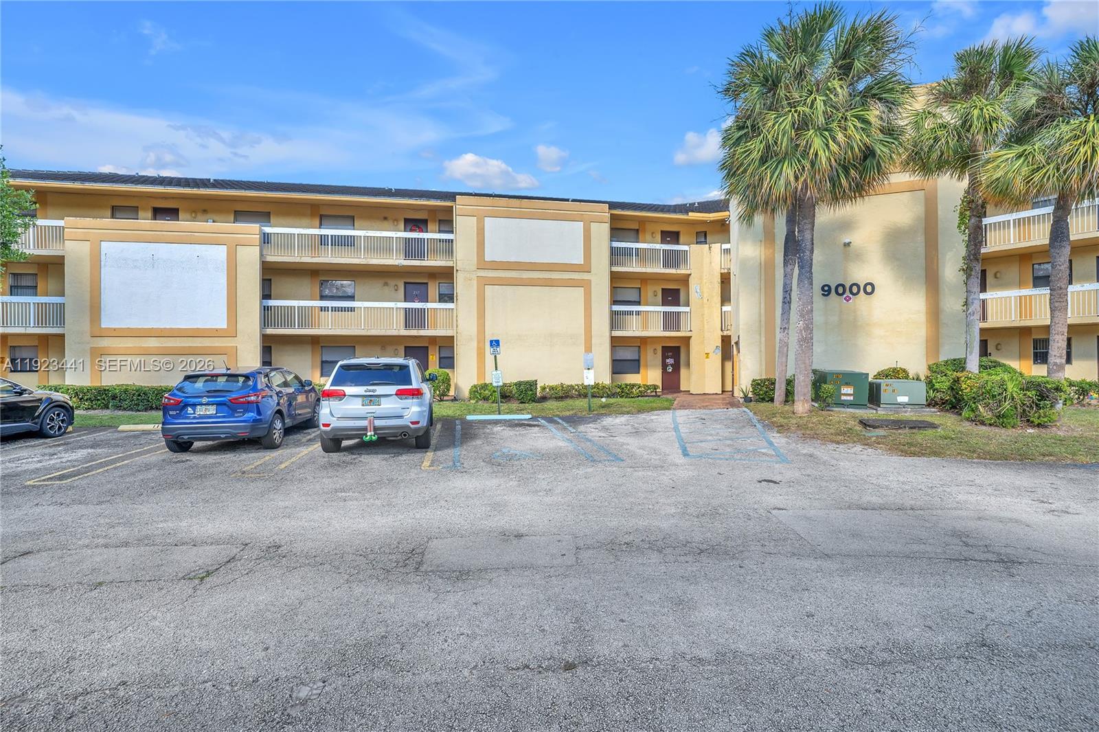 ISLAND CLUB AT CORAL SPRI - Residential