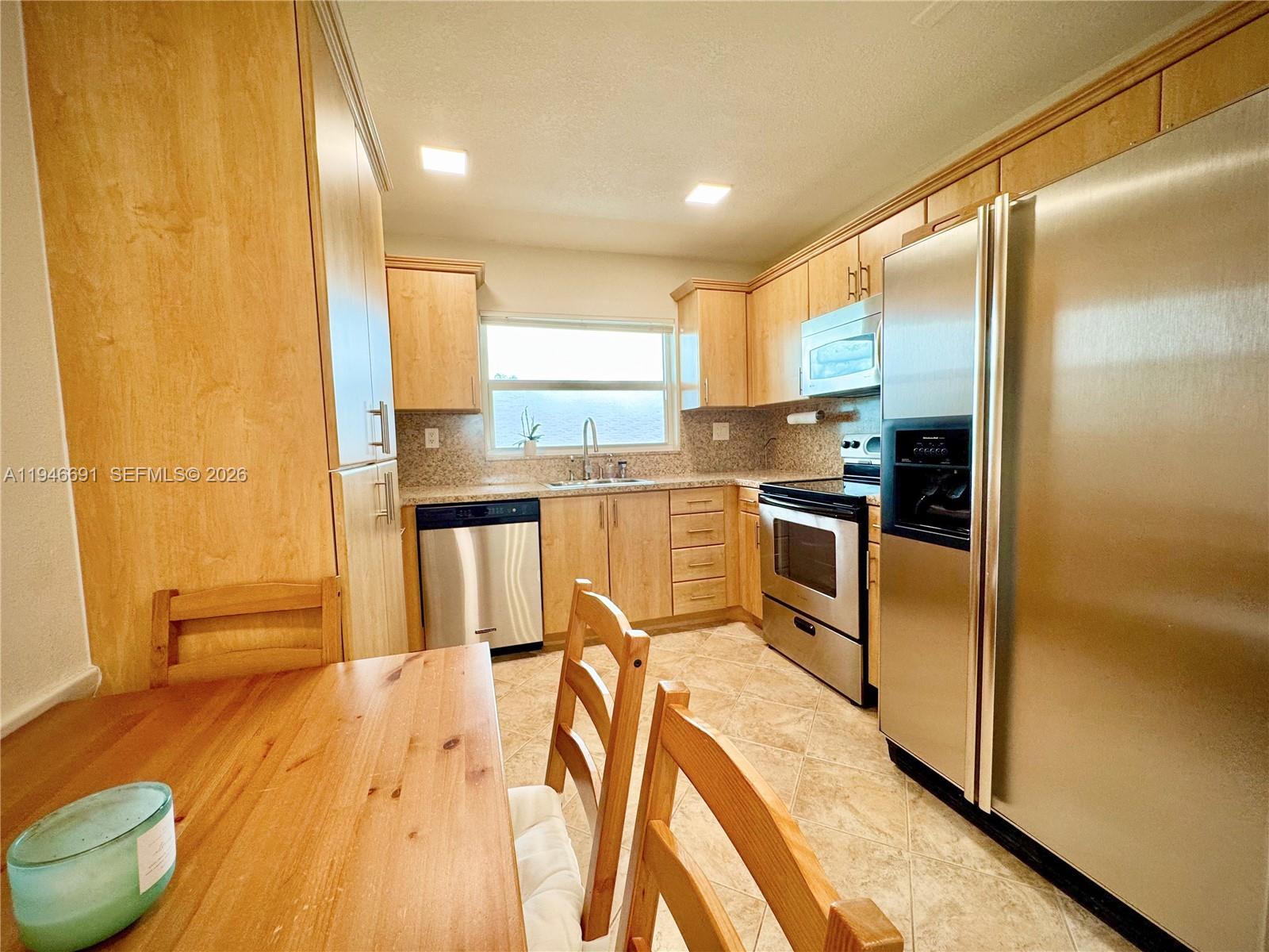 SUNRISE LAKES 123 CONDO - Residential