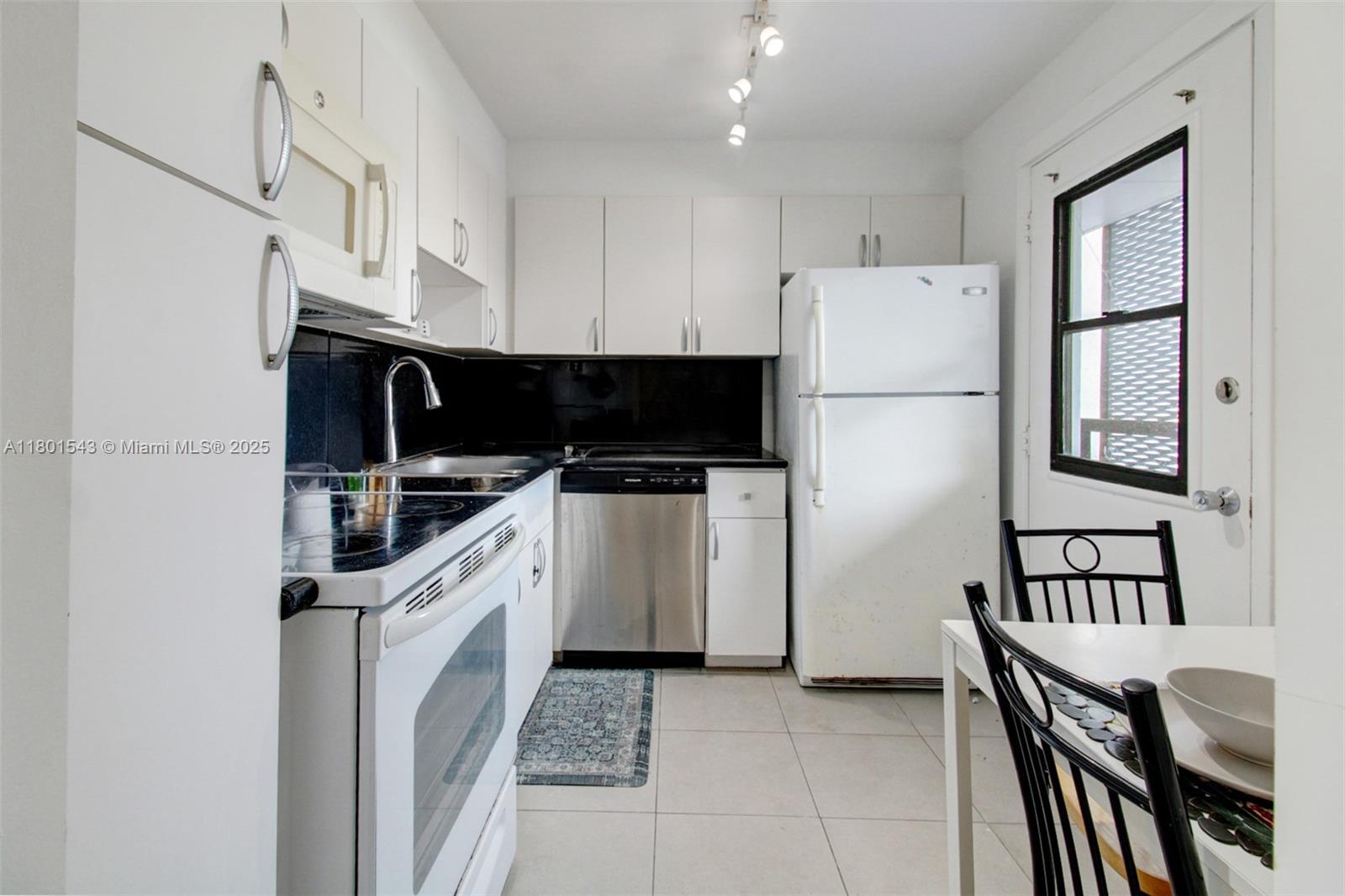 3401 N Country Club Dr 614