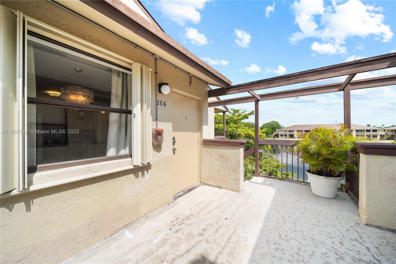 485 NW 210th St 206