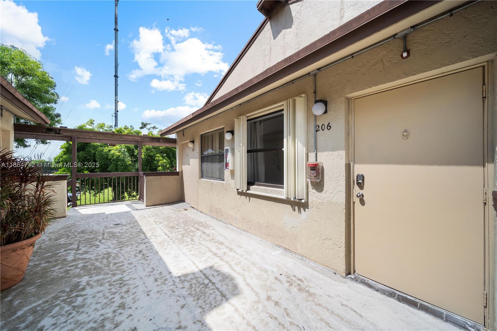 485 NW 210th St 206