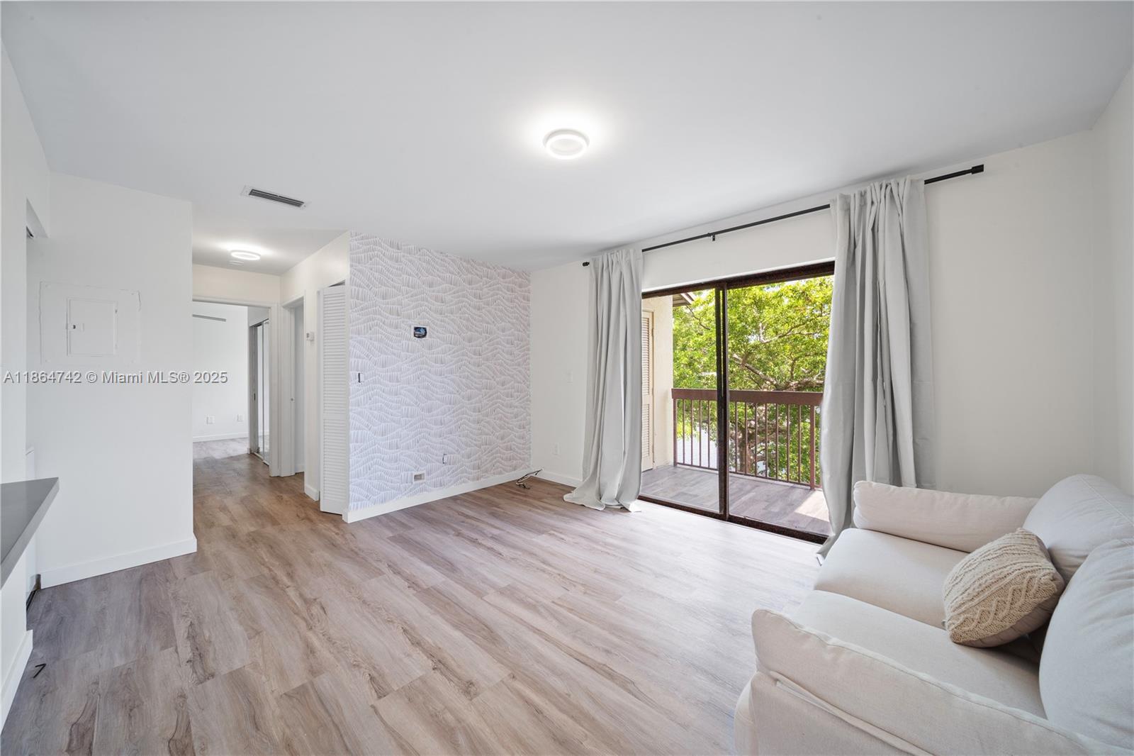 485 NW 210th St 206