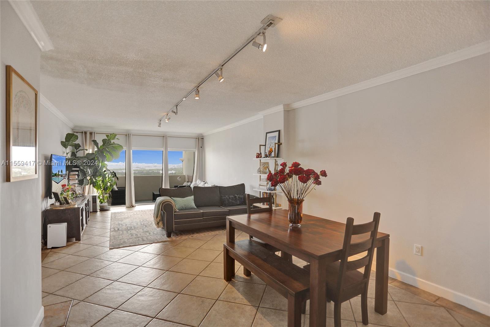ARLEN HOUSE CONDO - Residential