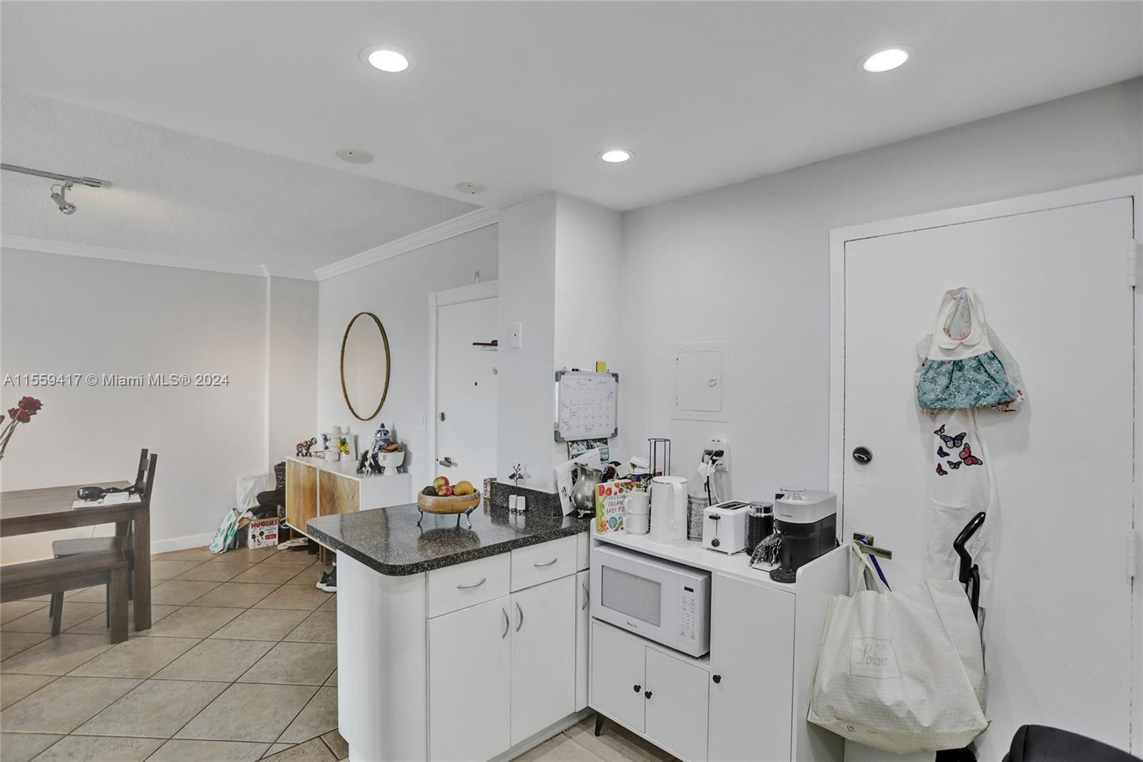 ARLEN HOUSE CONDO - Residential