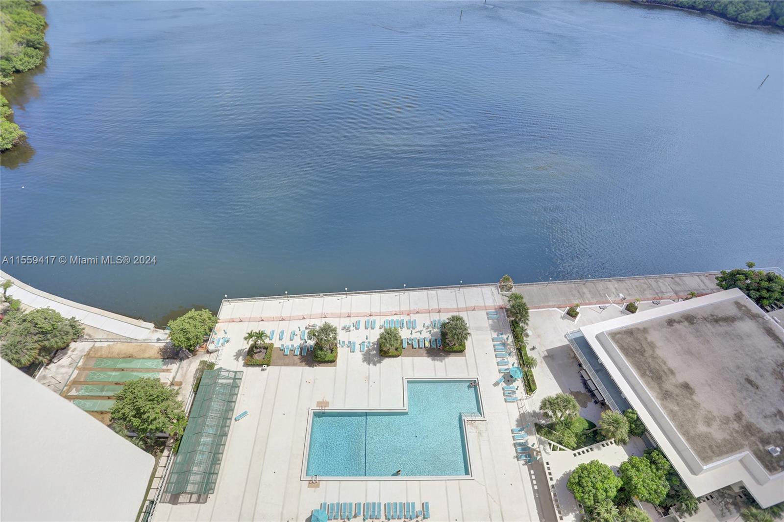 ARLEN HOUSE CONDO - Residential