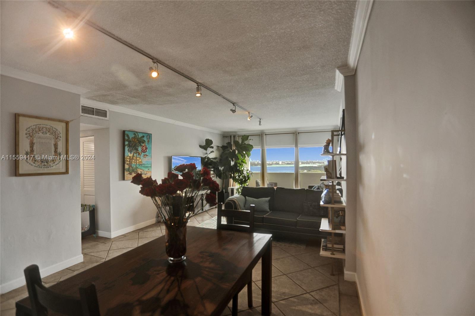 ARLEN HOUSE CONDO - Residential