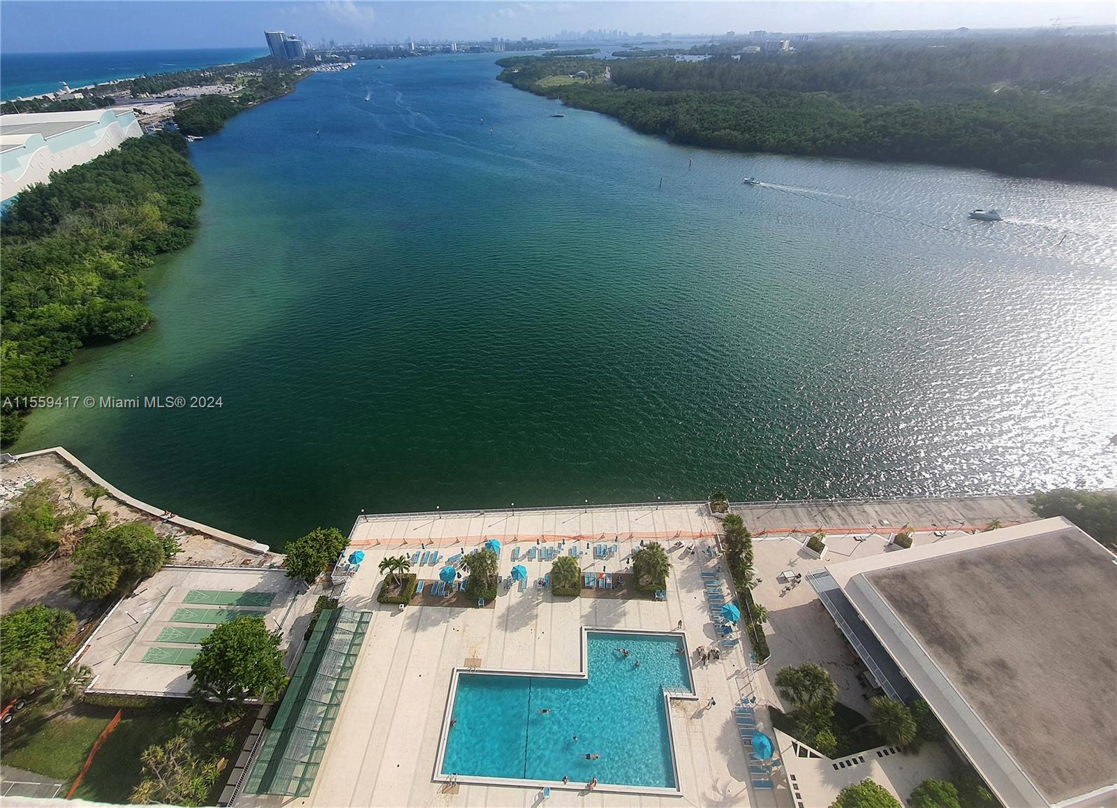 Property for Sale at 300 Bayview Dr Ph10, Sunny Isles Beach, Miami-Dade County, Florida - Bedrooms: 2 
Bathrooms: 2  - $545,000