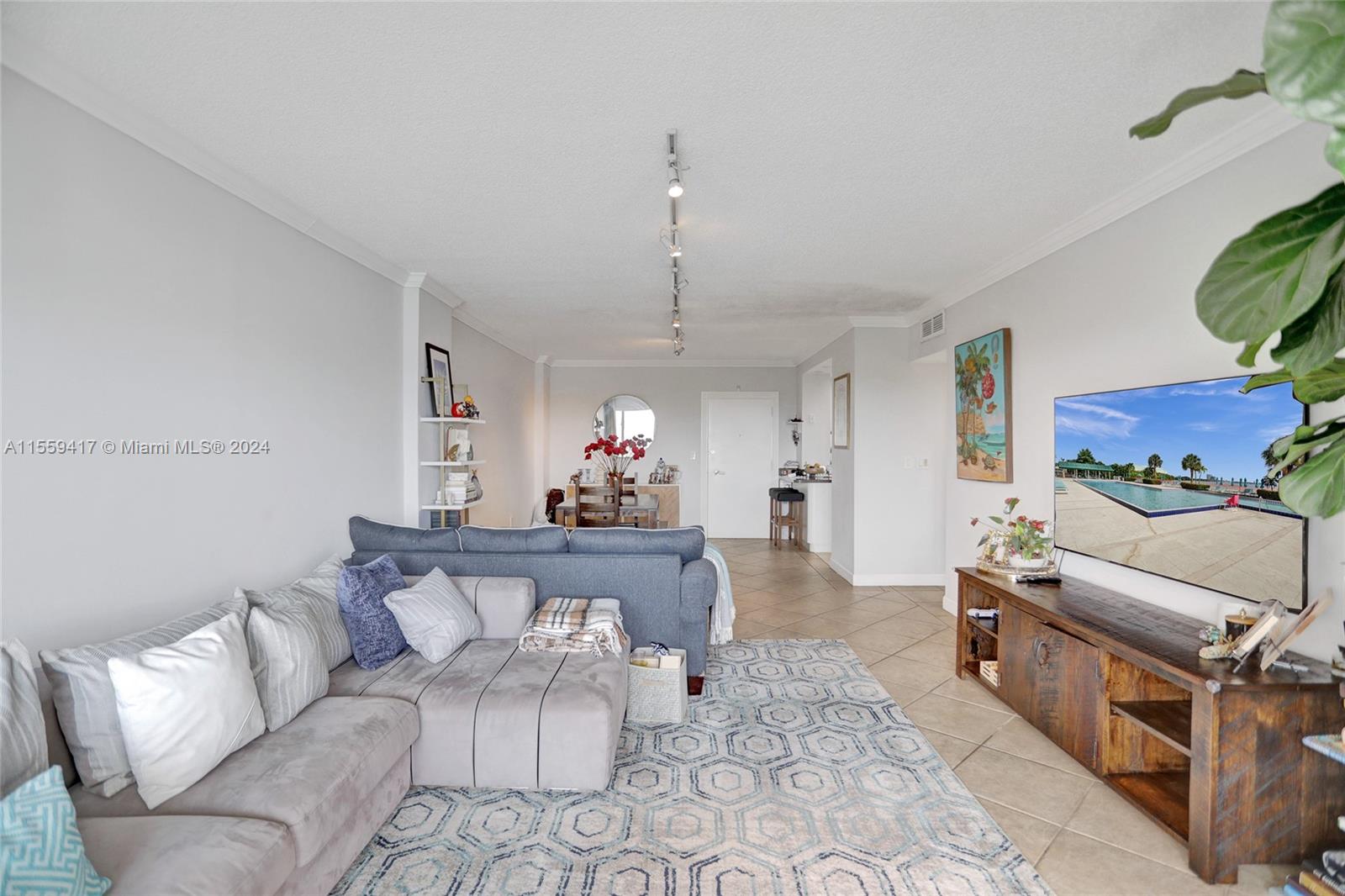 ARLEN HOUSE CONDO - Residential