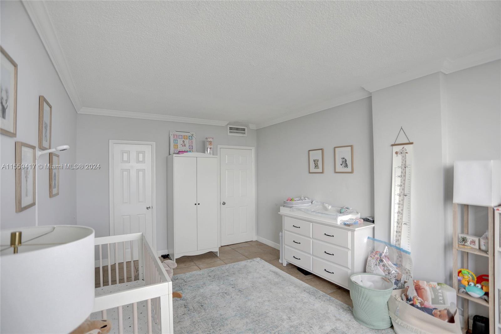 ARLEN HOUSE CONDO - Residential