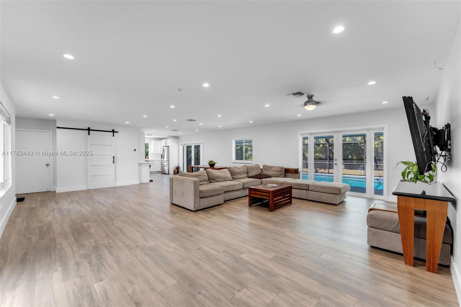 17554 Sw 85th Ave, Palmetto Bay, Miami-Dade County, Florida - 4 Bedrooms  
3 Bathrooms - 
