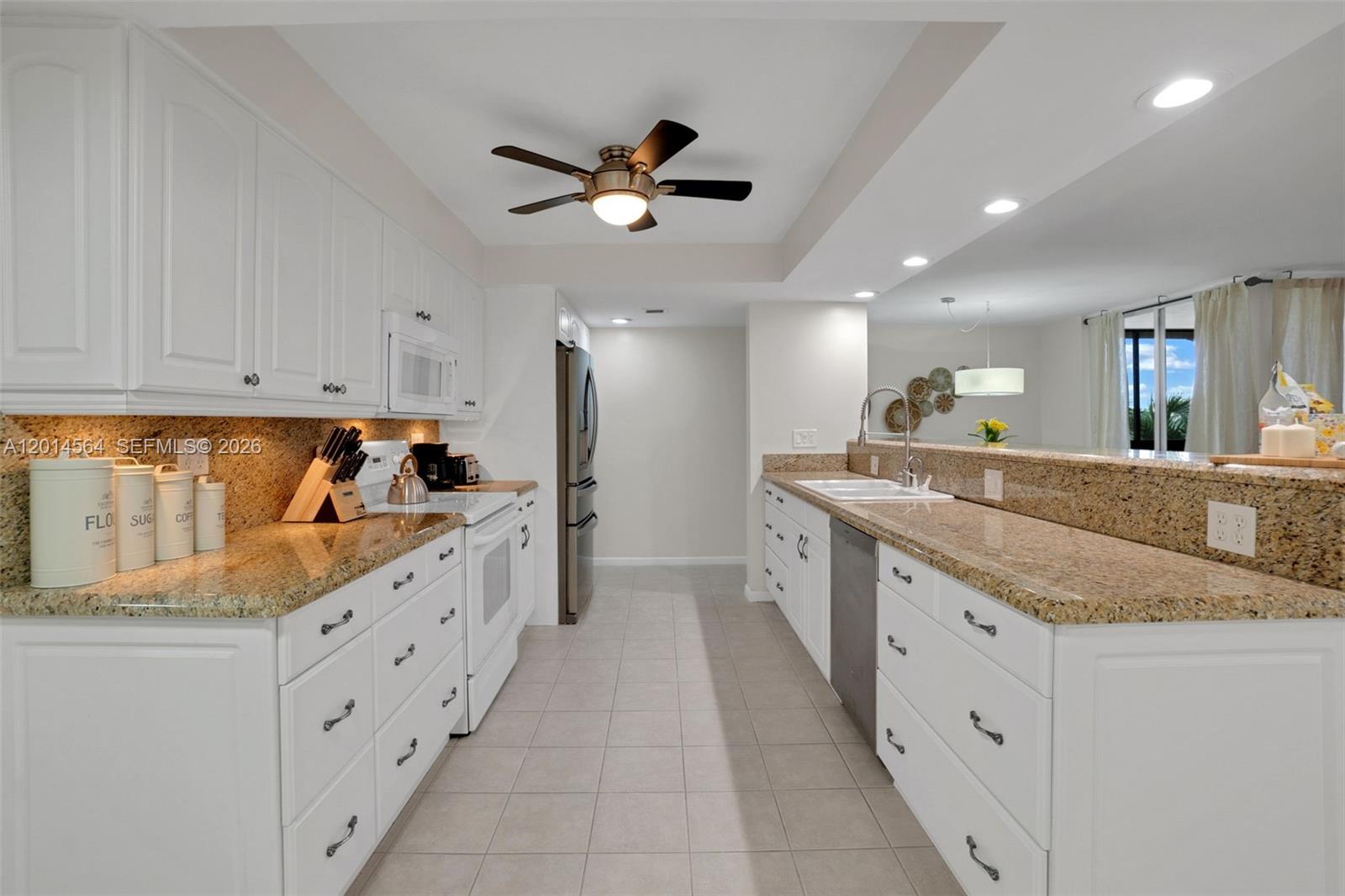 LAVERS DELRAY RACQUET CLU - Residential Lease