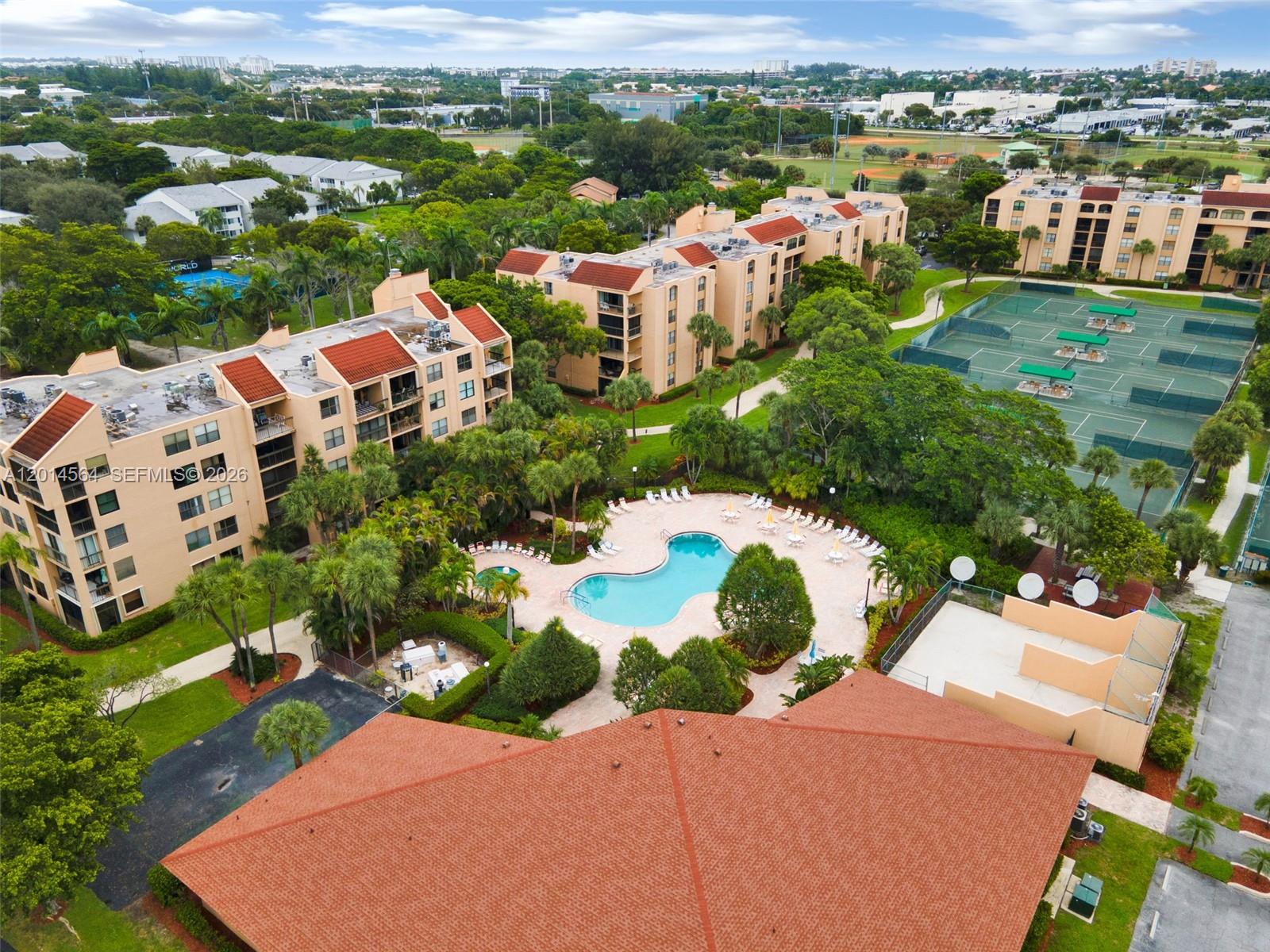 LAVERS DELRAY RACQUET CLU - Residential Lease