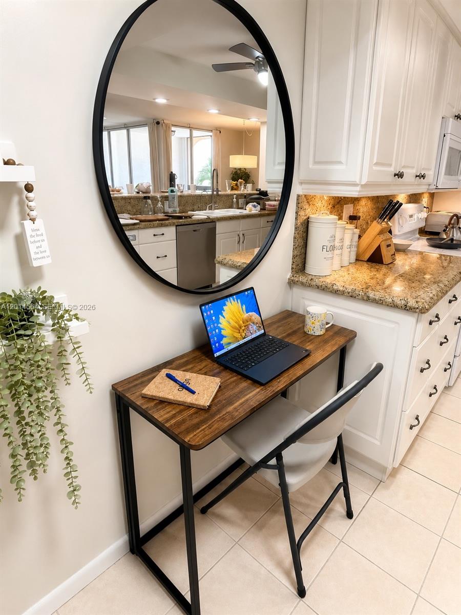 LAVERS DELRAY RACQUET CLU - Residential Lease