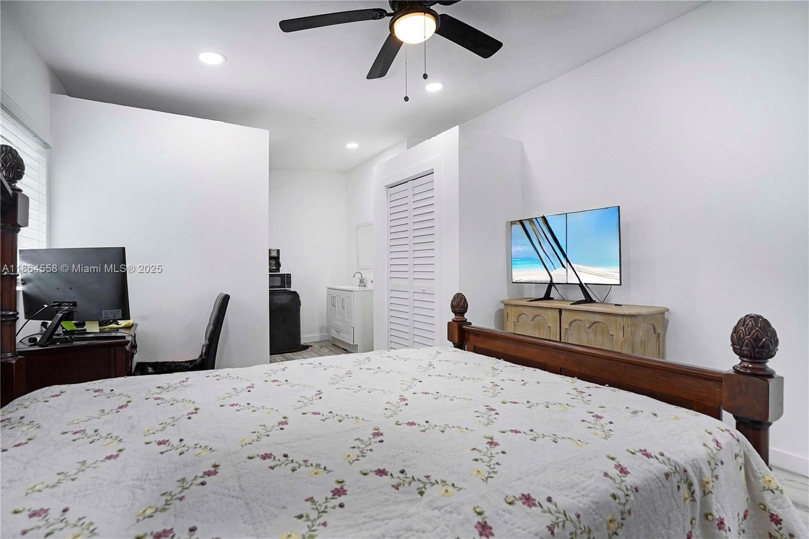 SHOREWOOD HEIGHTS - Residential