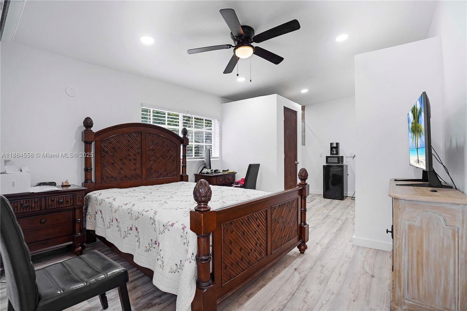SHOREWOOD HEIGHTS - Residential