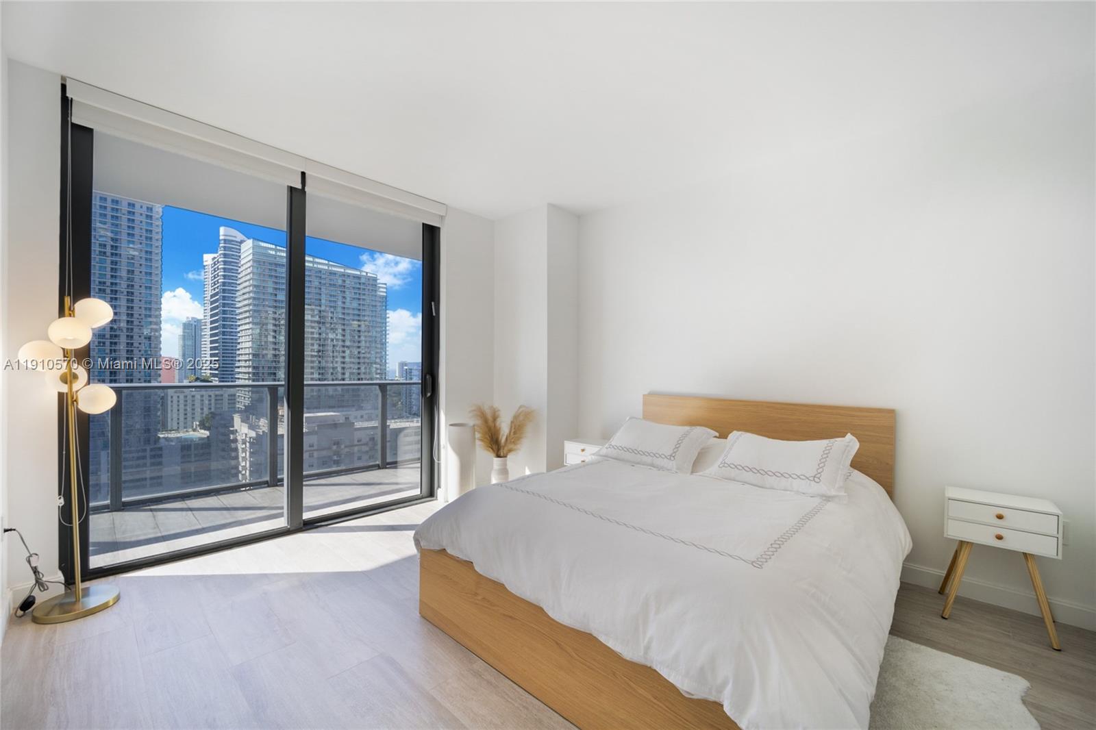 BRICKELL HEIGHTS EAST CON - Residential Lease