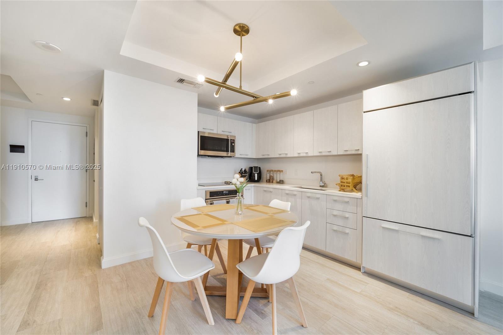 BRICKELL HEIGHTS EAST CON - Residential Lease