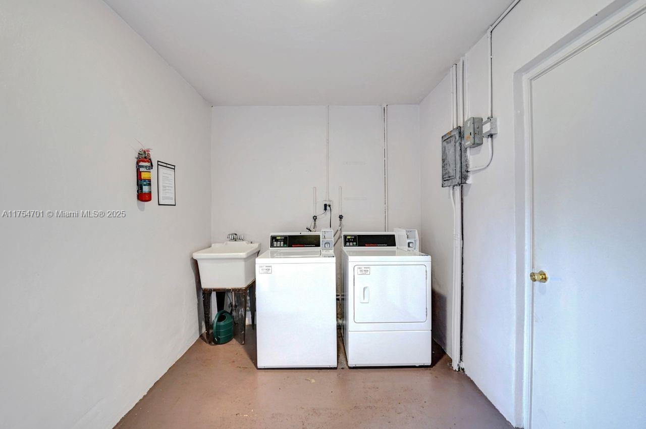 GOLDEN ISLES CONDO APTS - Residential