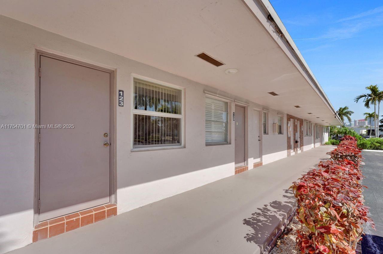 GOLDEN ISLES CONDO APTS - Residential