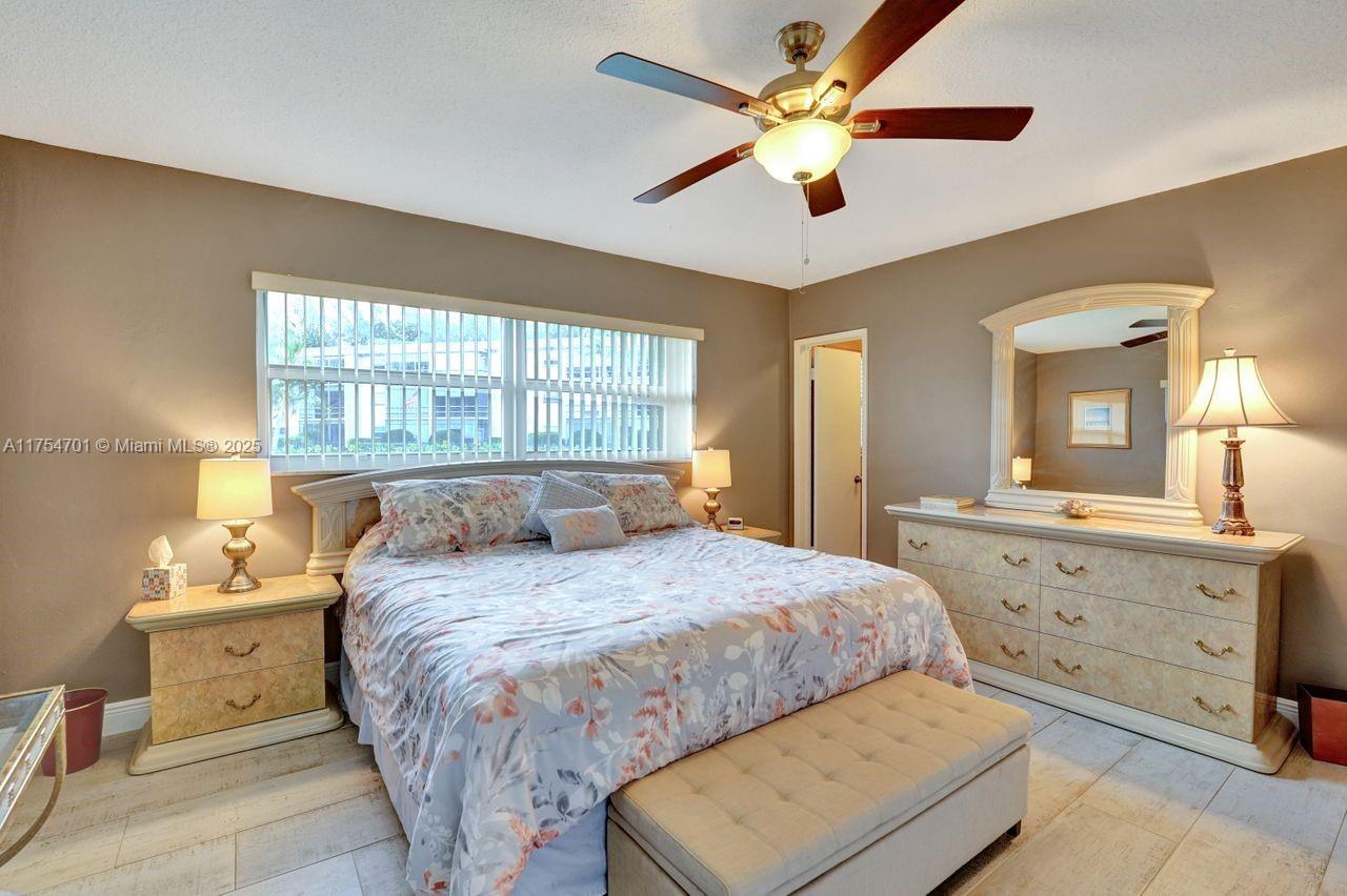 GOLDEN ISLES CONDO APTS - Residential