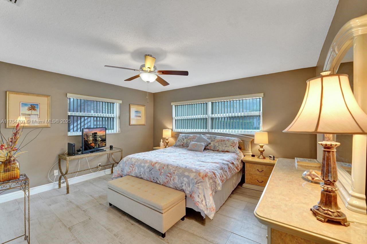 GOLDEN ISLES CONDO APTS - Residential