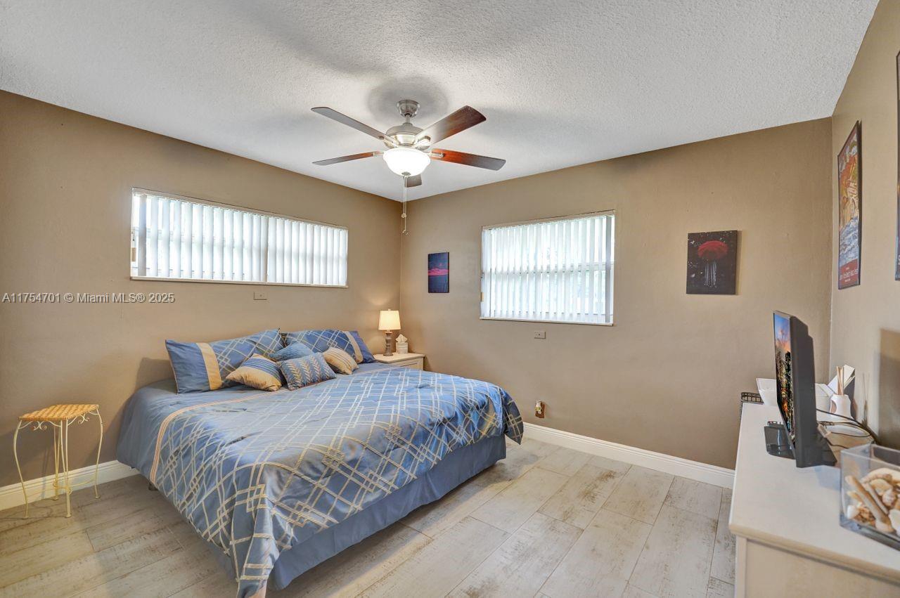 GOLDEN ISLES CONDO APTS - Residential