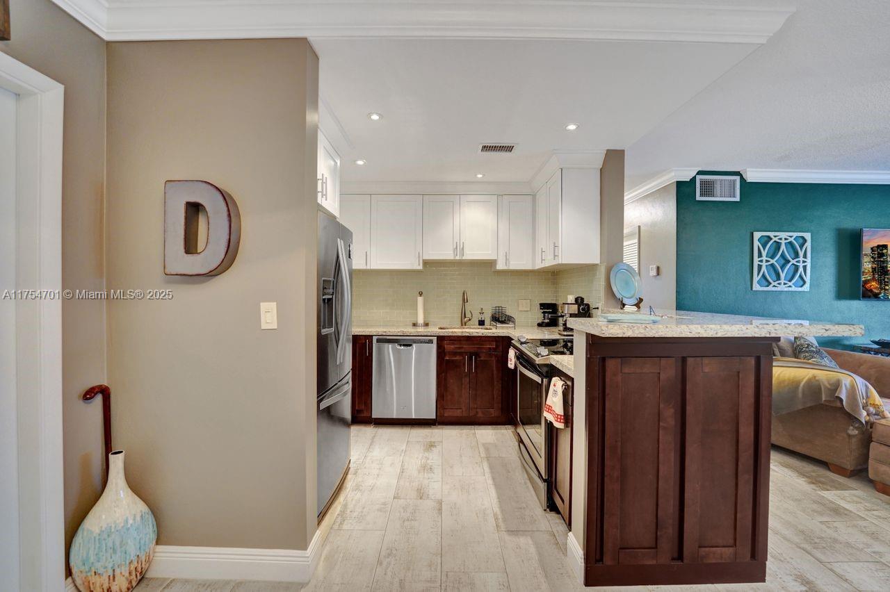 GOLDEN ISLES CONDO APTS - Residential