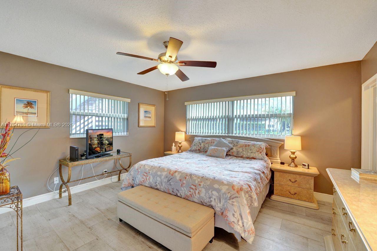 GOLDEN ISLES CONDO APTS - Residential