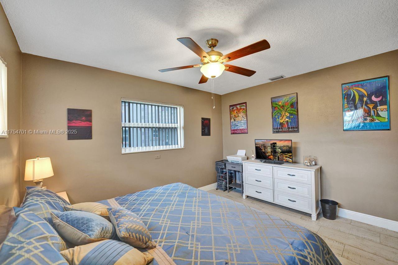 GOLDEN ISLES CONDO APTS - Residential