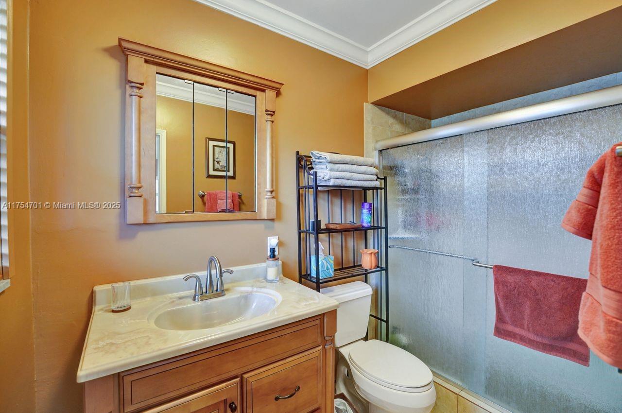 GOLDEN ISLES CONDO APTS - Residential