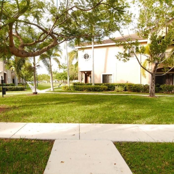 THE COURTS AT BAYSHORE I - Residential Lease