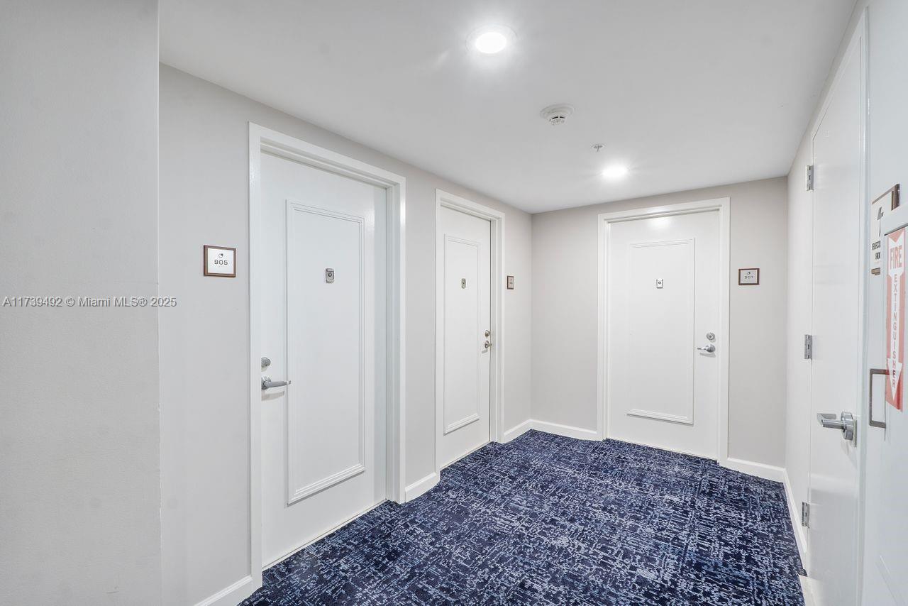 METROPOLIS I AT DADELAND - Residential