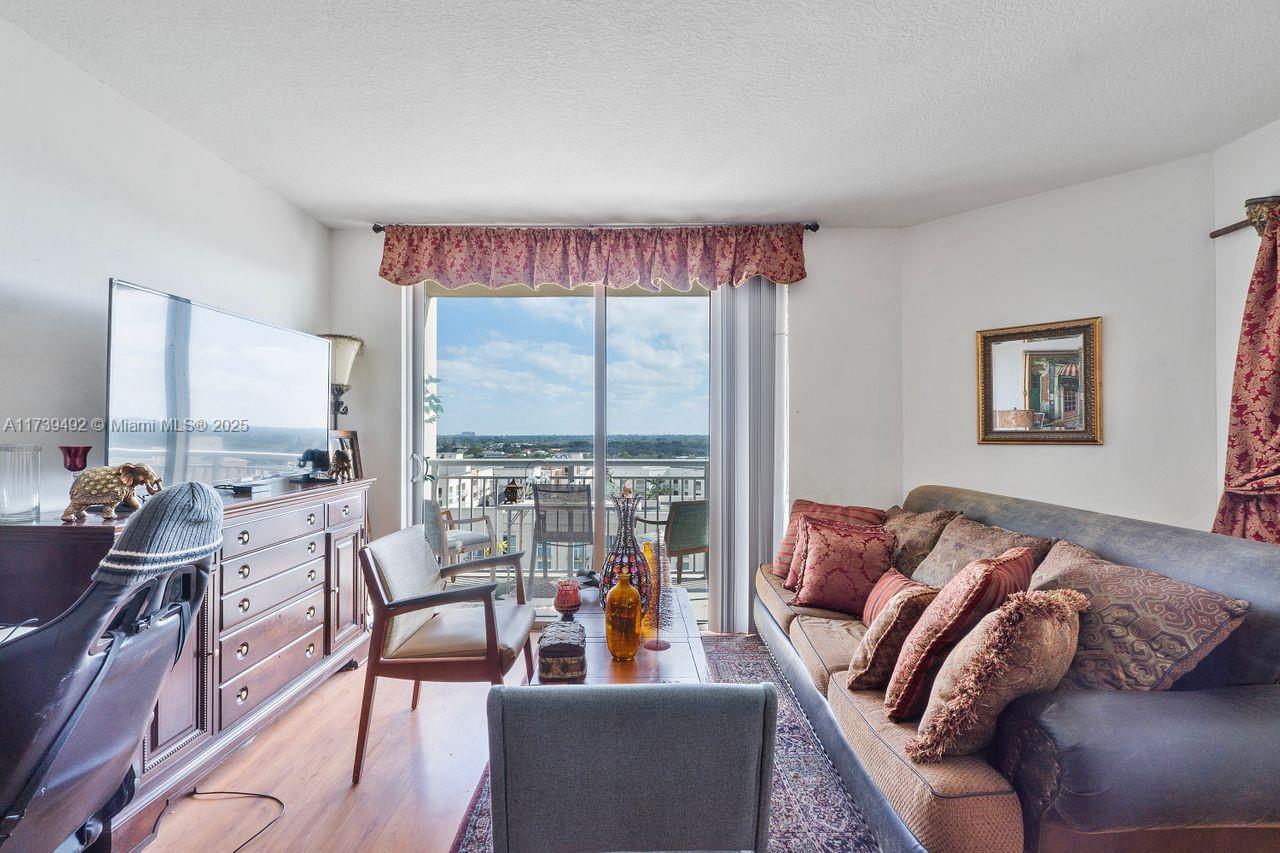 METROPOLIS I AT DADELAND - Residential