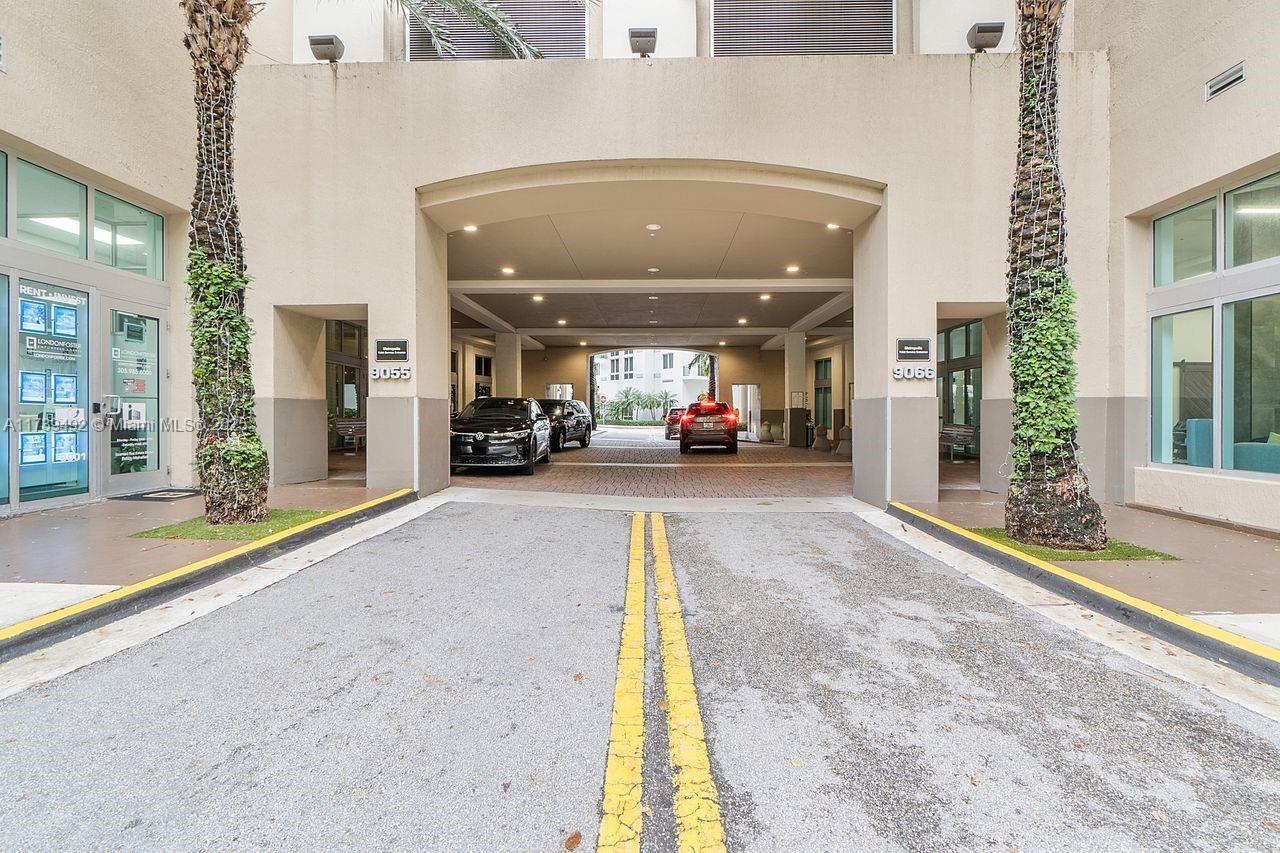 METROPOLIS I AT DADELAND - Residential