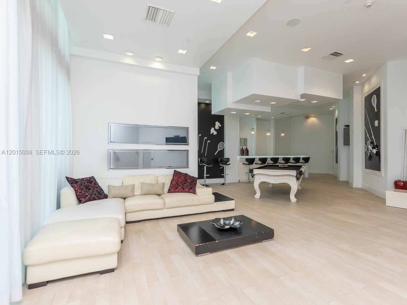 WIND CONDO - Residential Lease