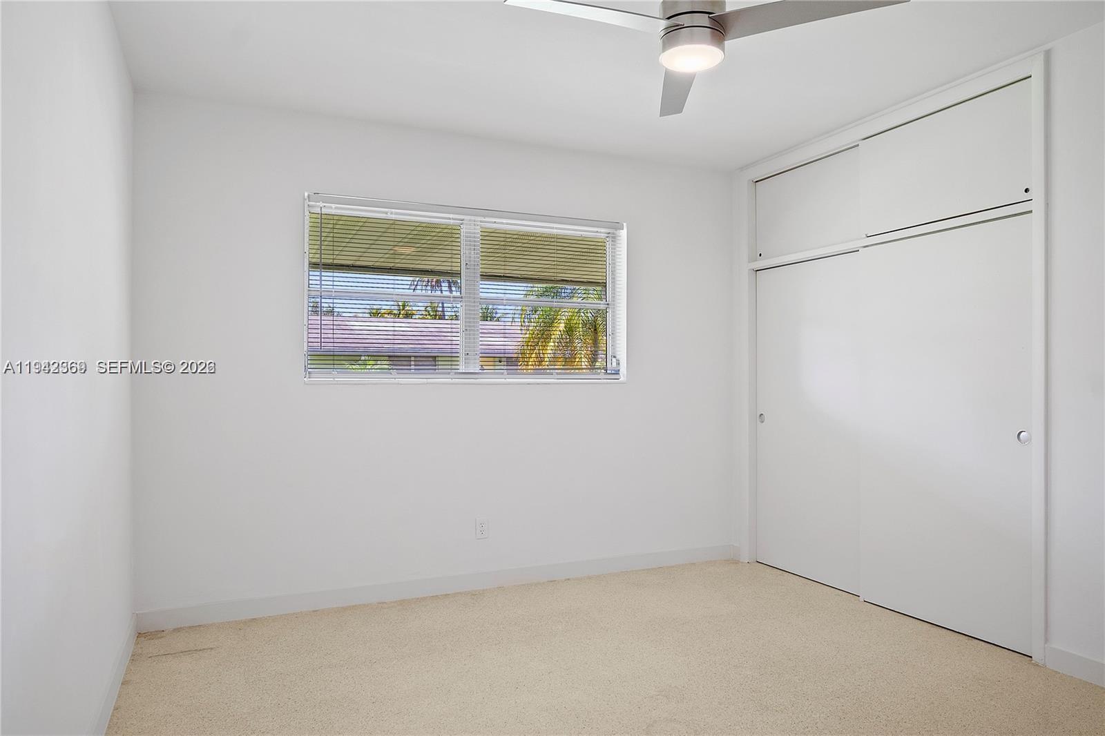 COLONIAL GARDENS HOLLYWOO - Residential Lease