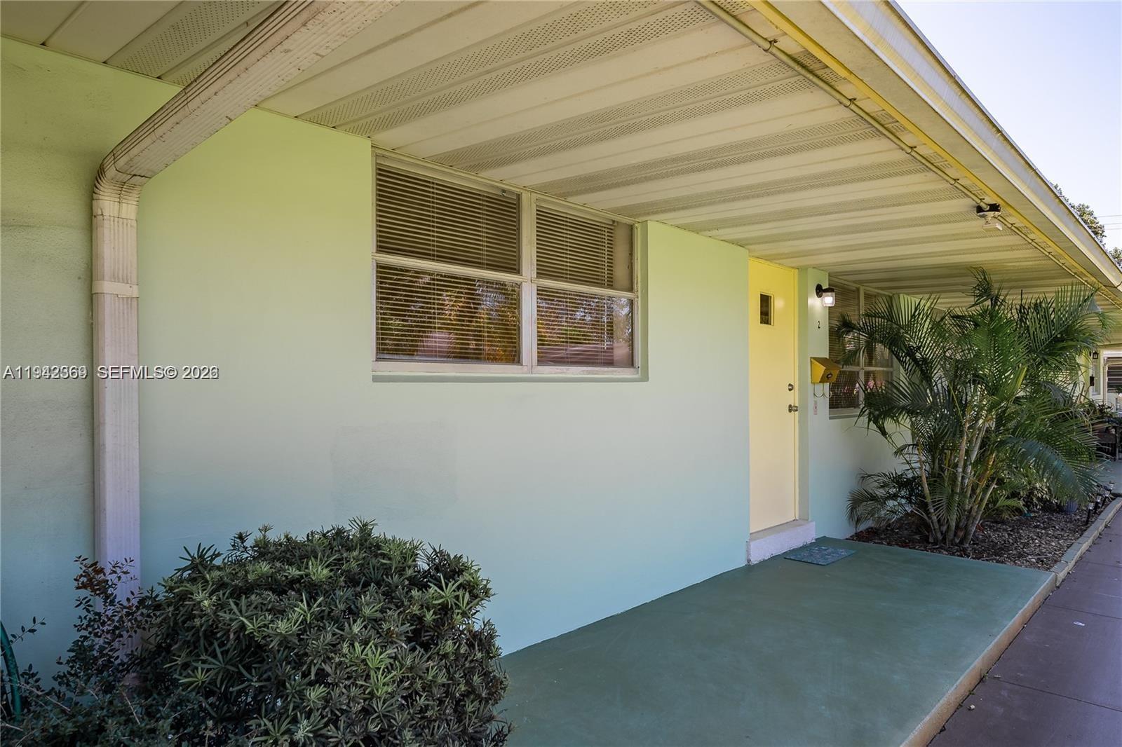 COLONIAL GARDENS HOLLYWOO - Residential Lease