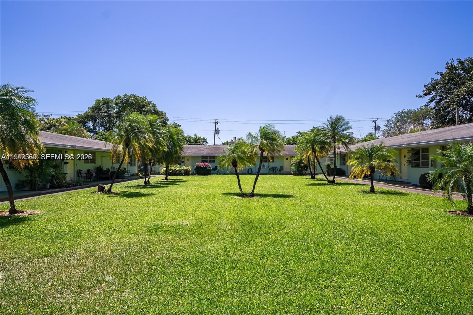 COLONIAL GARDENS HOLLYWOO - Residential Lease