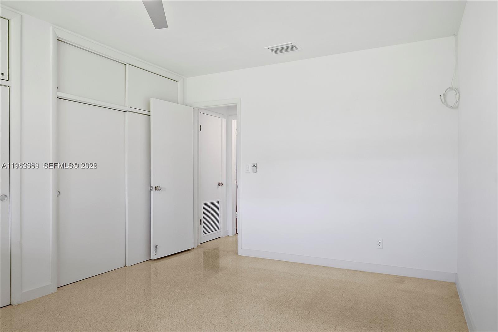 COLONIAL GARDENS HOLLYWOO - Residential Lease