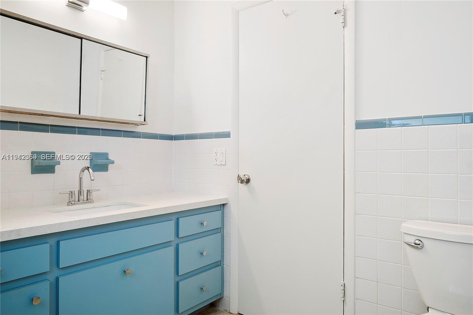 COLONIAL GARDENS HOLLYWOO - Residential Lease