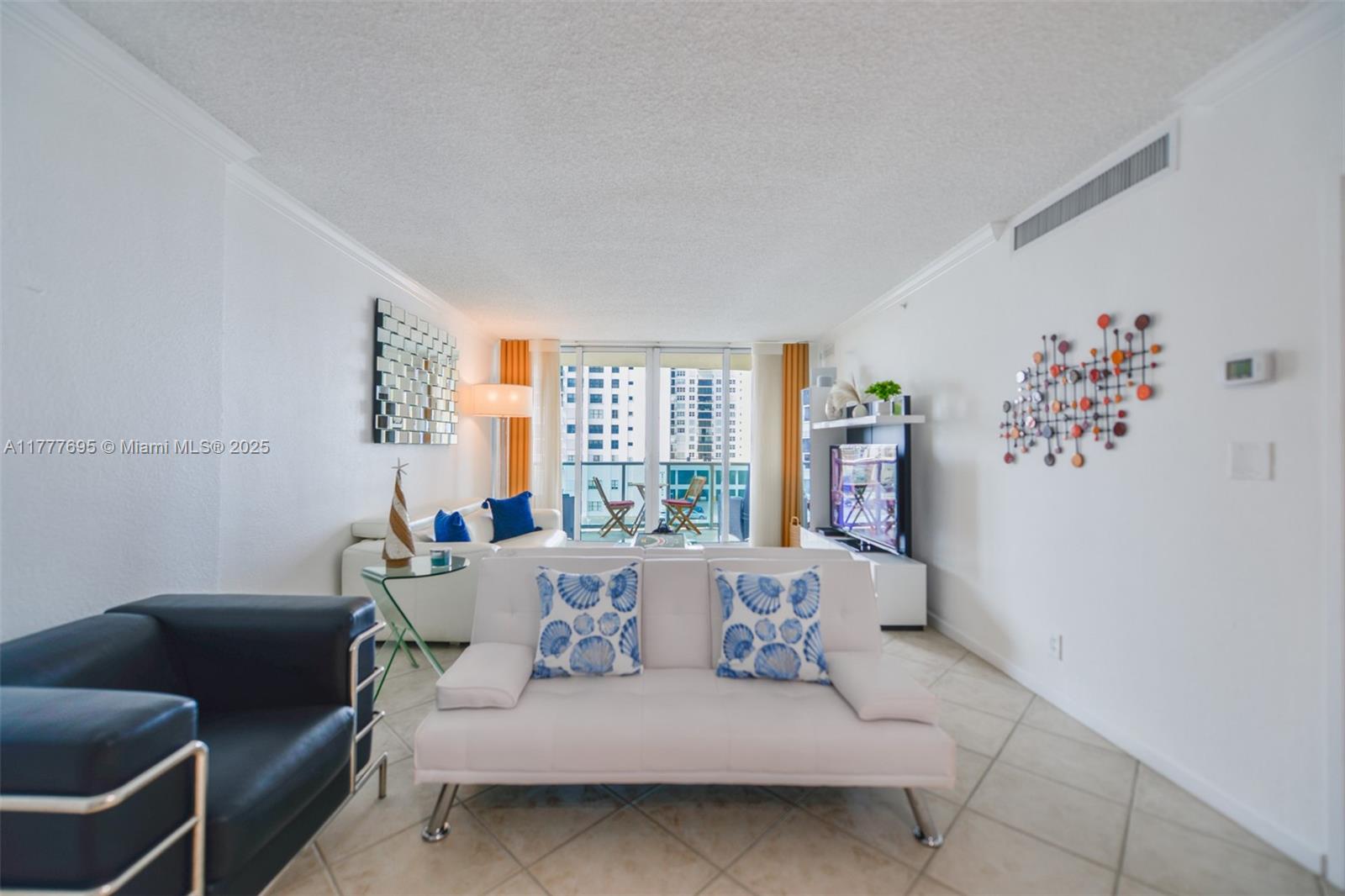 WAVE CONDO - Residential