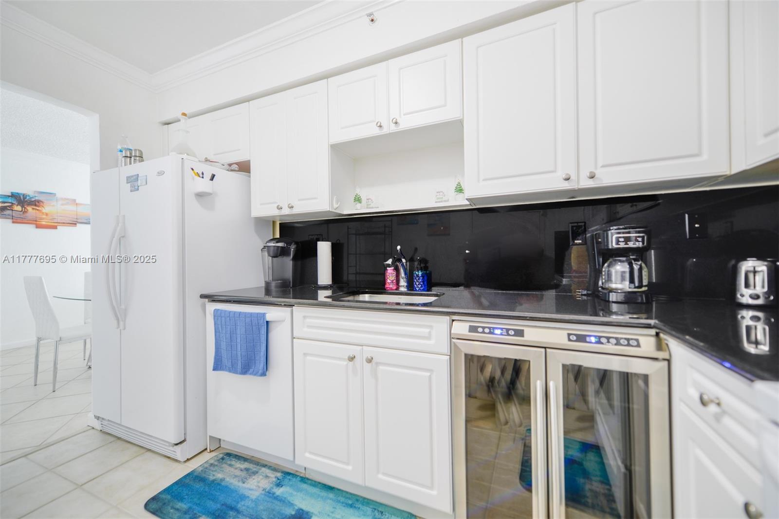 WAVE CONDO - Residential